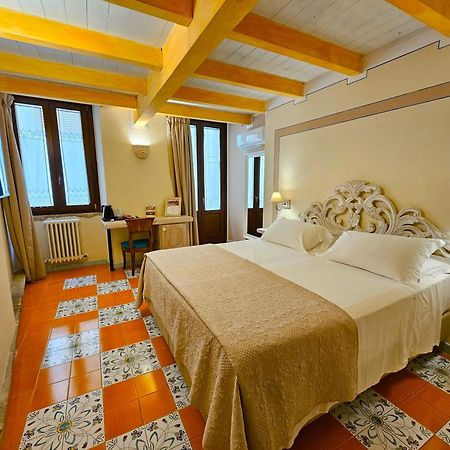 Residenza Sveva Bed & Breakfast แตร์โมลิ ภายนอก รูปภาพ
