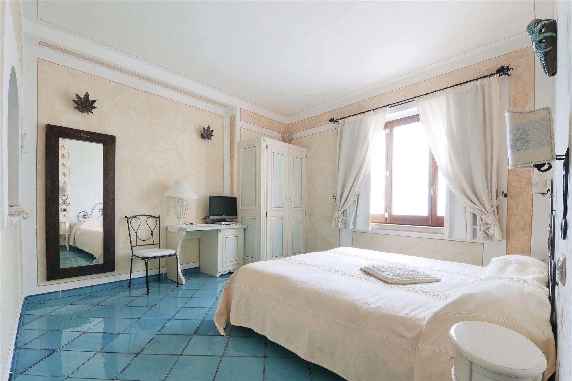 Residenza Sveva Bed & Breakfast แตร์โมลิ ภายนอก รูปภาพ