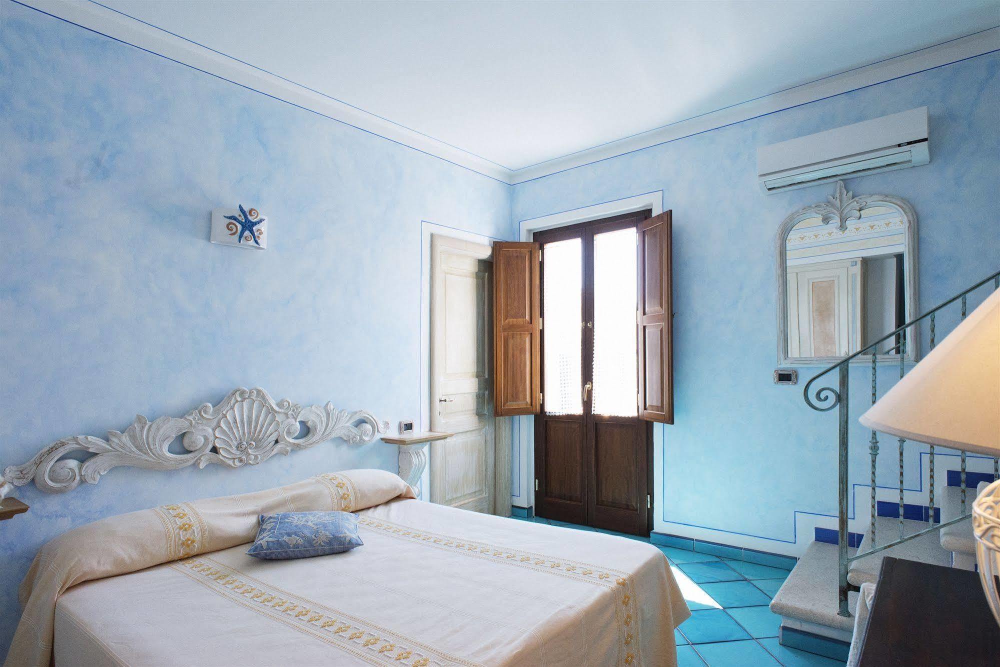 Residenza Sveva Bed & Breakfast แตร์โมลิ ภายนอก รูปภาพ